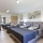 Holiday home Luxurious With Pool *