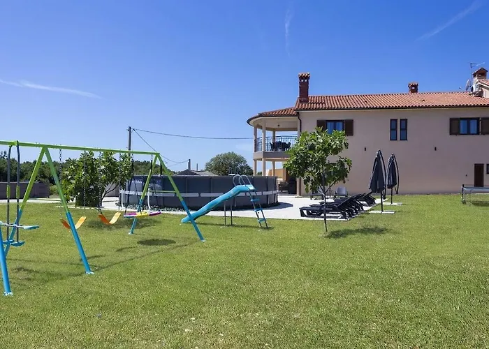 Vikendica Luxurious With Pool *