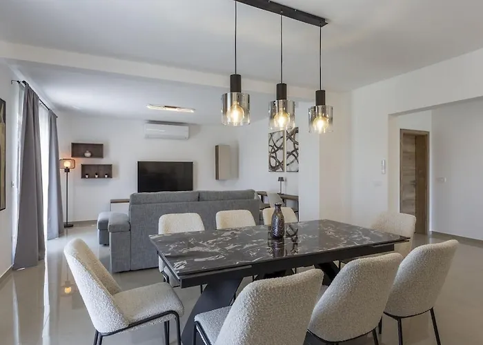 Luxurious With Pool Barban