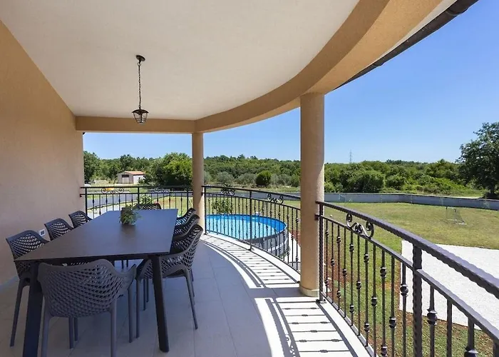 Luxurious With Pool Semesterbostad Barban