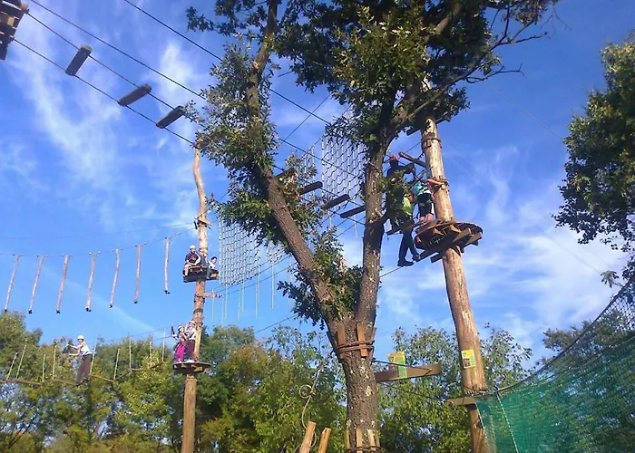 Luxurious With Pool Semesterbostad