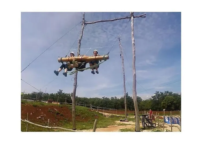 Luxurious With Pool Semesterbostad *